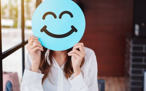 Journée mondiale du sourire : souriez aussi au travail!